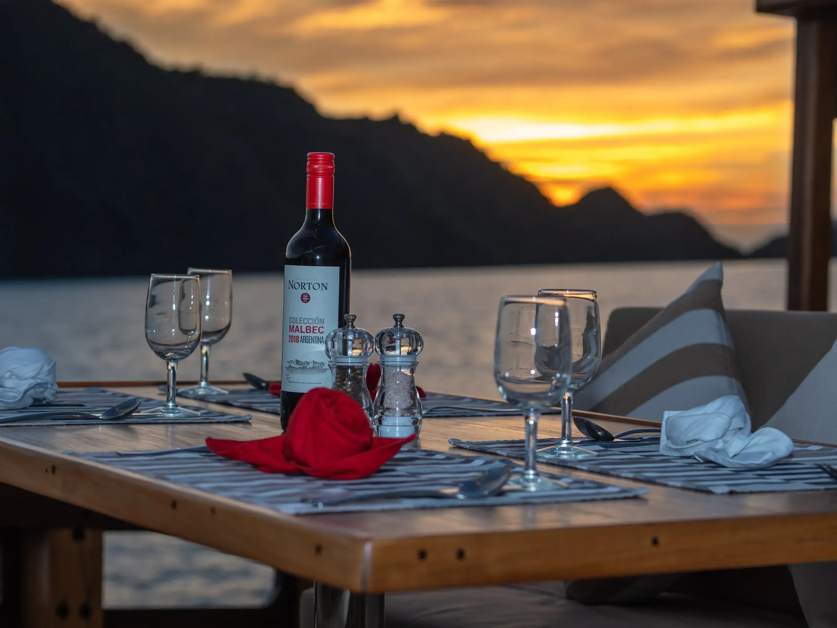 Coralia Dinner Setup