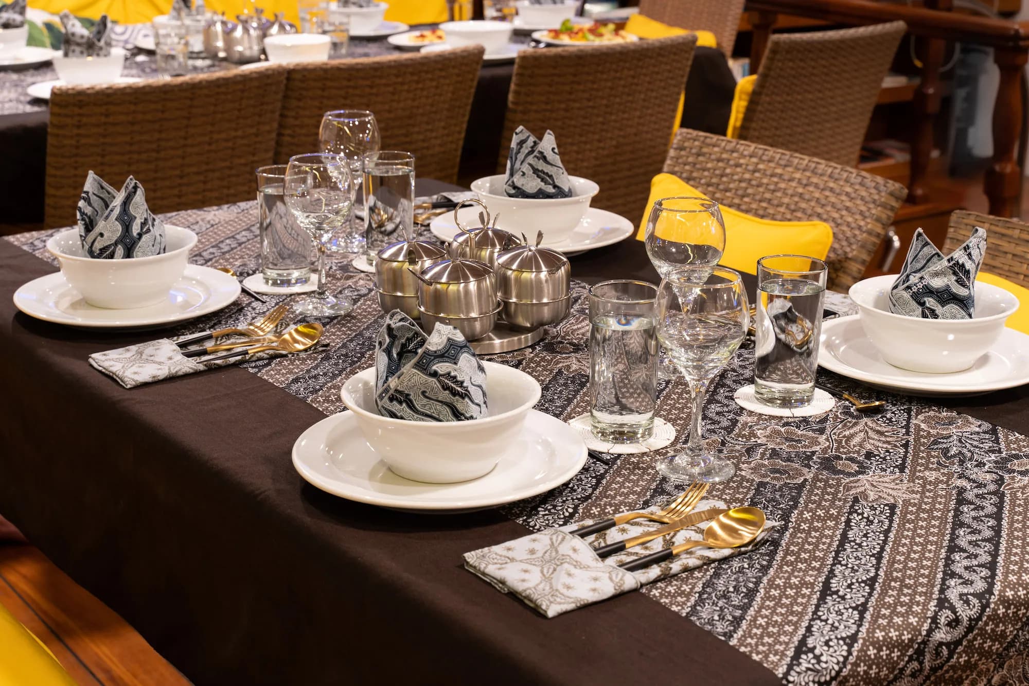 Seahorse Dinner Setup
