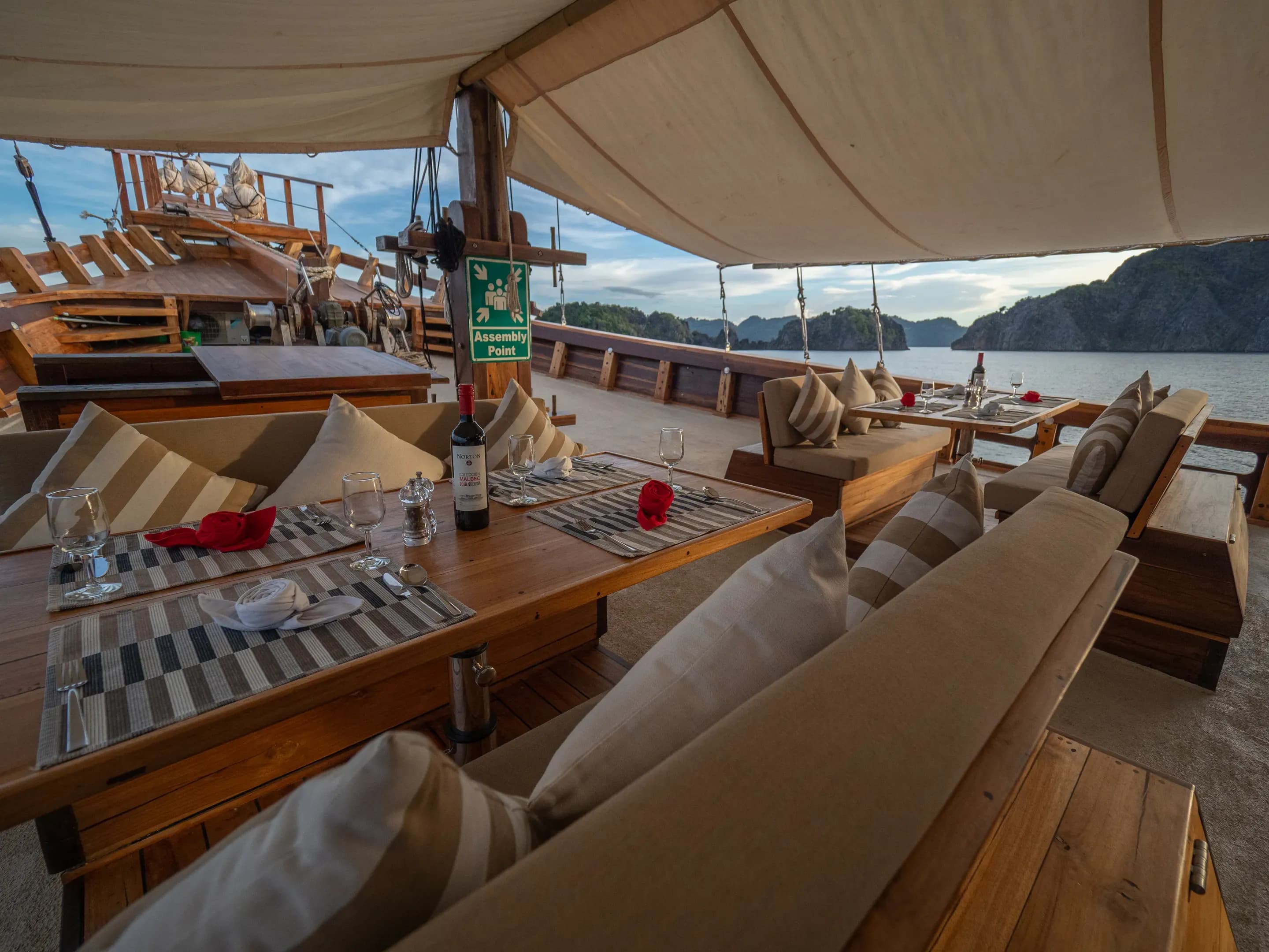 Coralia Deck Dining