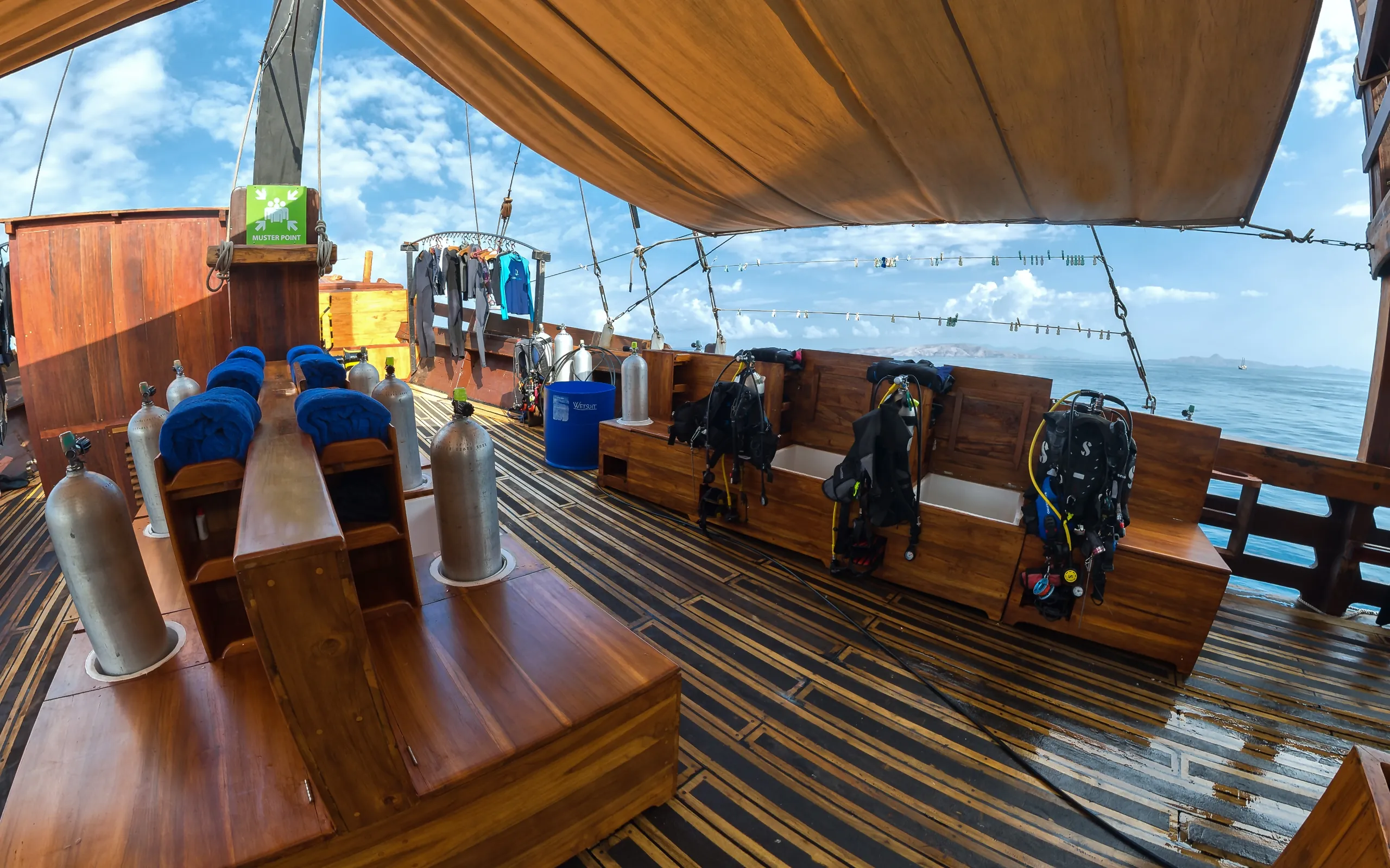 Damai I Dive Deck