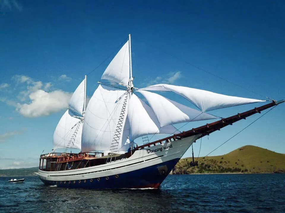 Dancing Wind Liveaboard