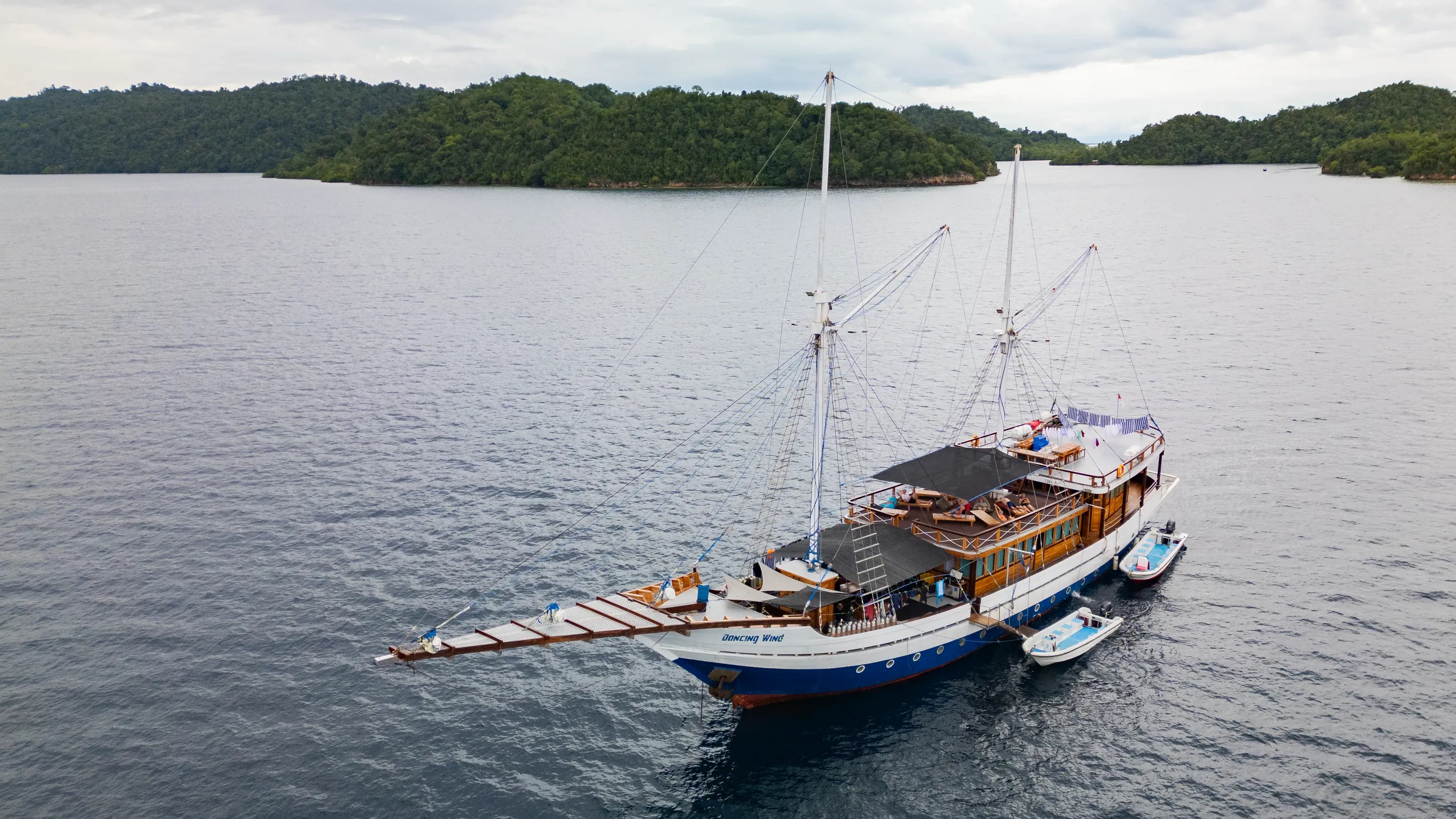 Dancing Wind Liveaboard