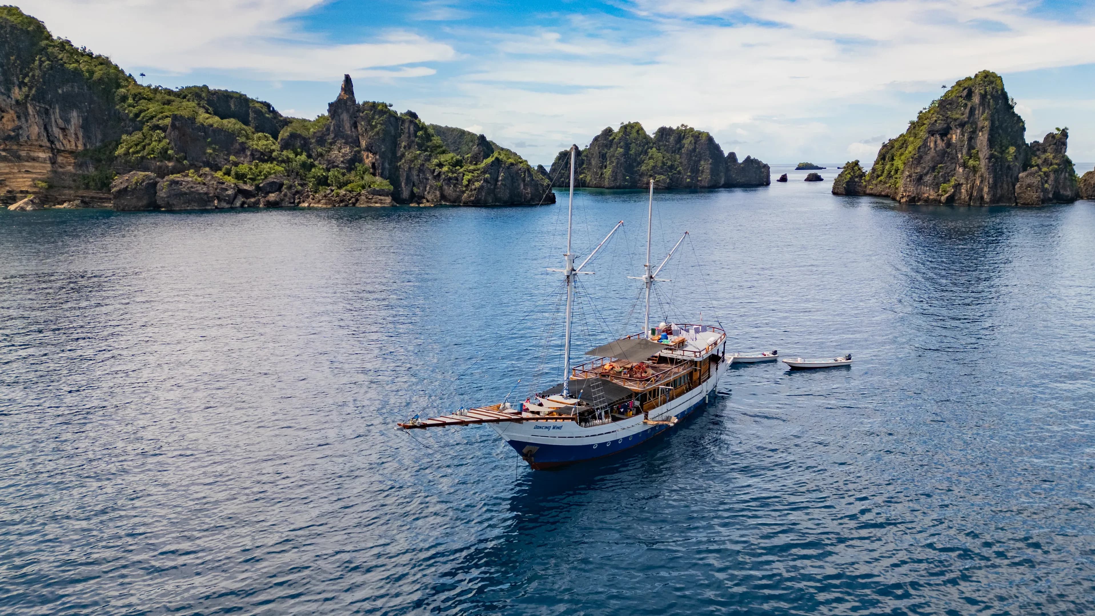Dancing Wind Liveaboard