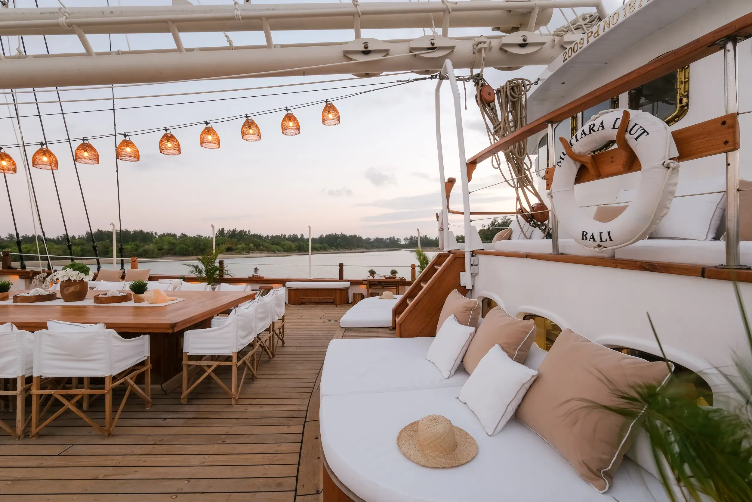 Mutiara Laut Outdoor Lounge