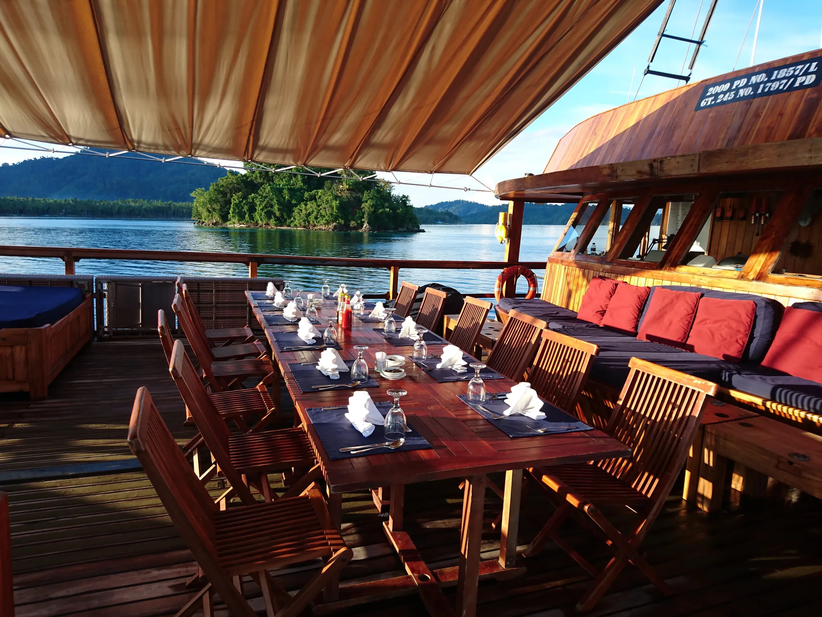 Damai I Outdoor Dining
