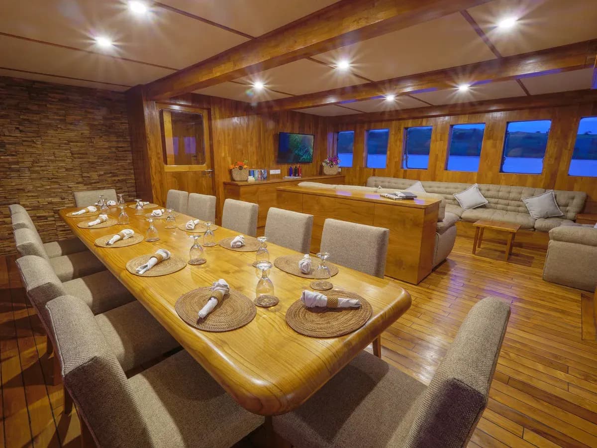 Komodo Sea Dragon Dining Room