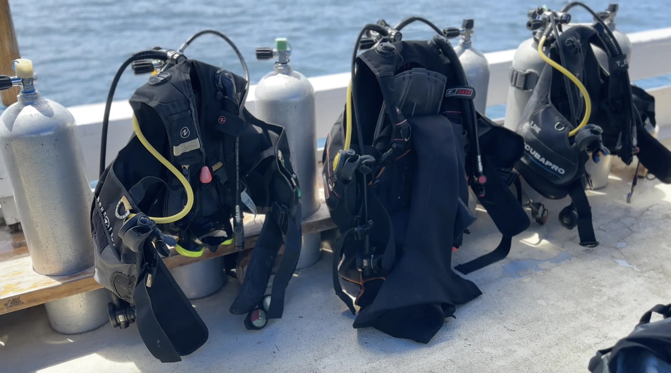 Bajak Dive Deck