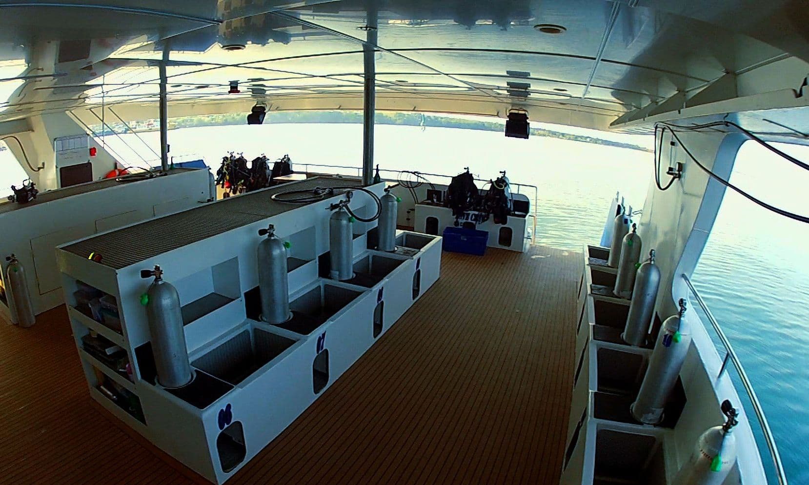 Blue Manta Dive Deck
