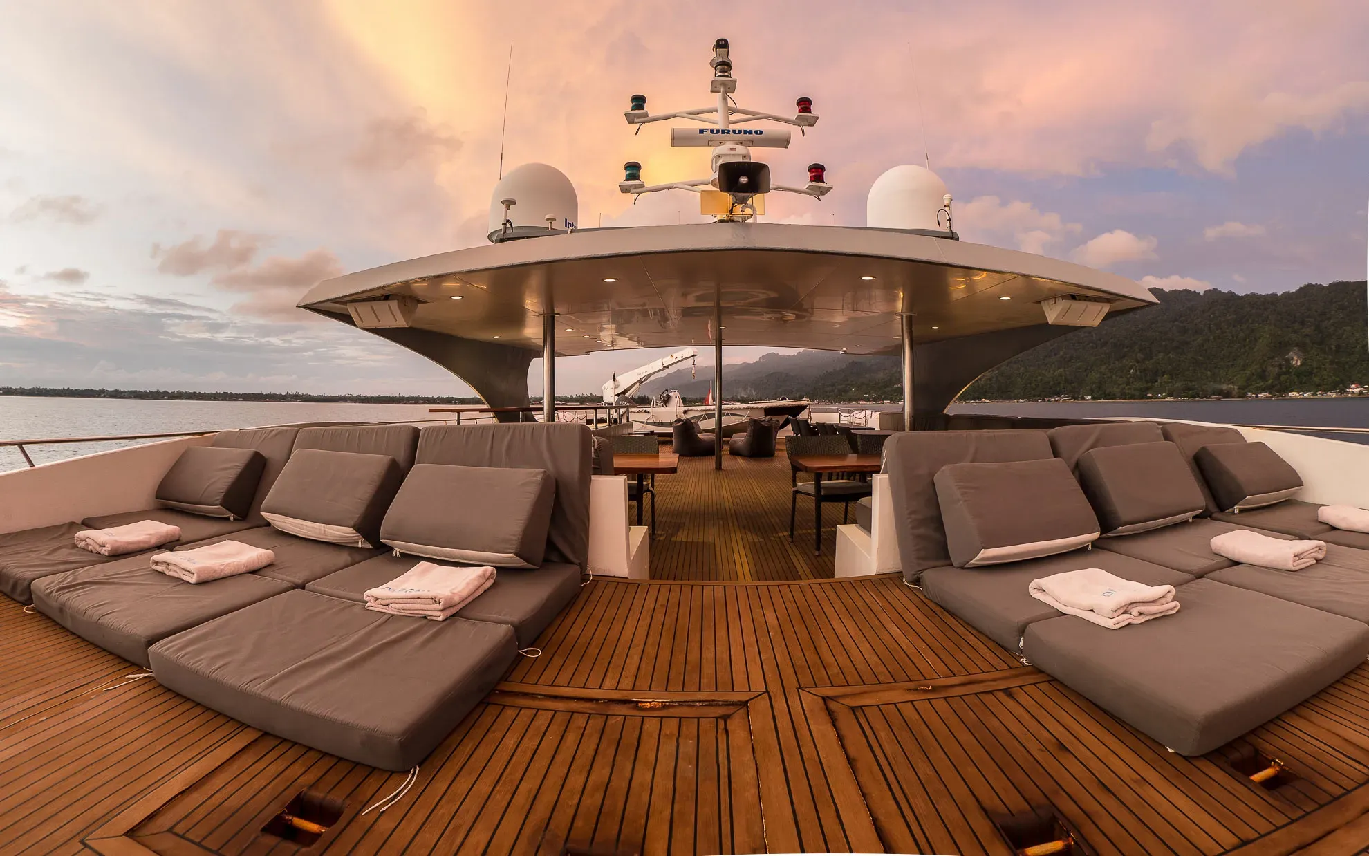 Gaia Love Sun Deck