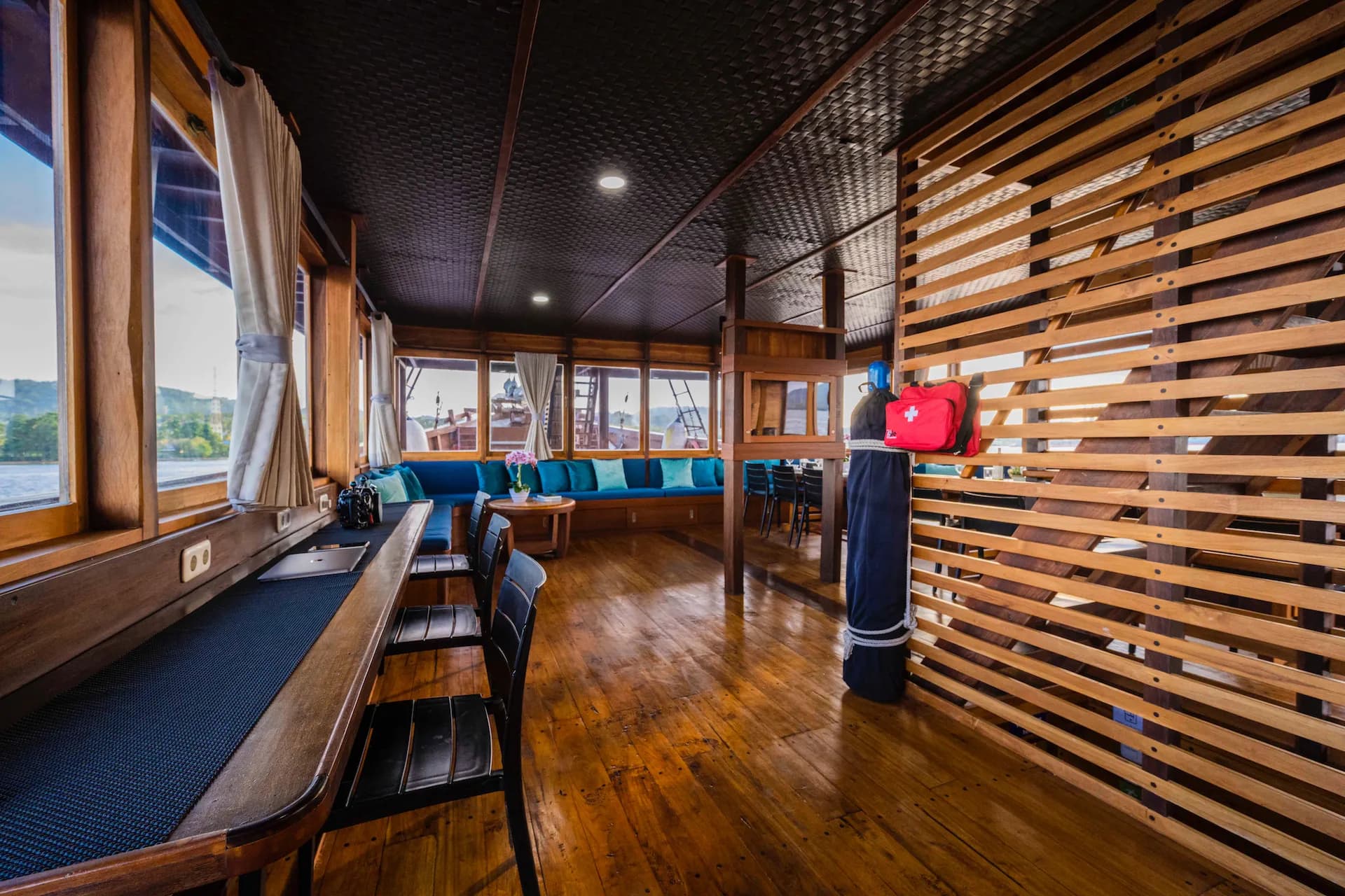 Neptune One Lounge
