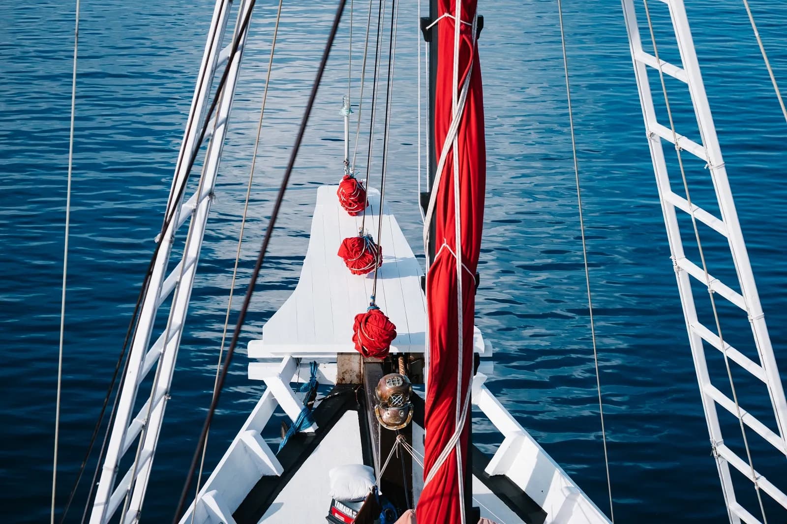 La Galigo Sail Rigging