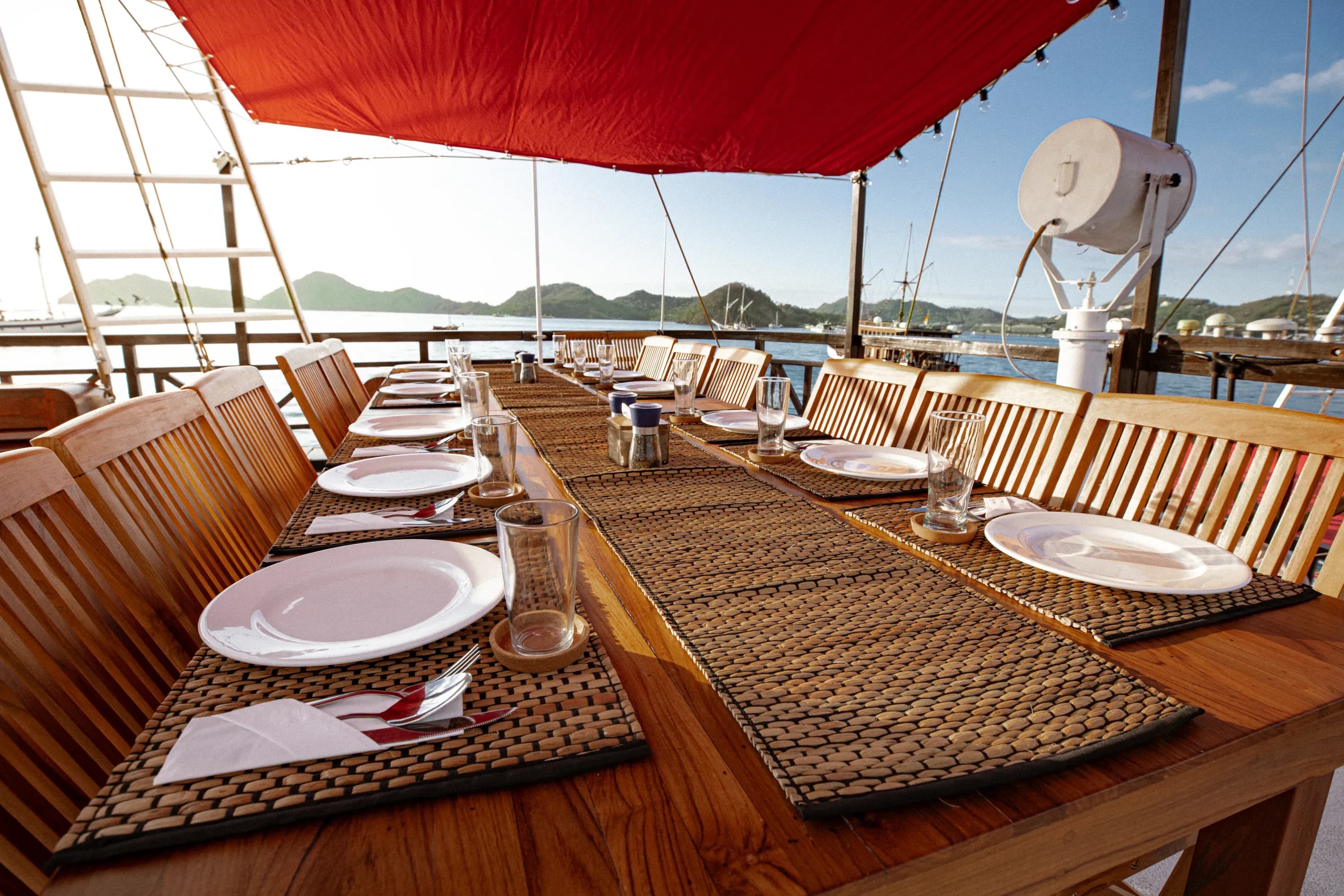 La Galigo Outdoor Dining