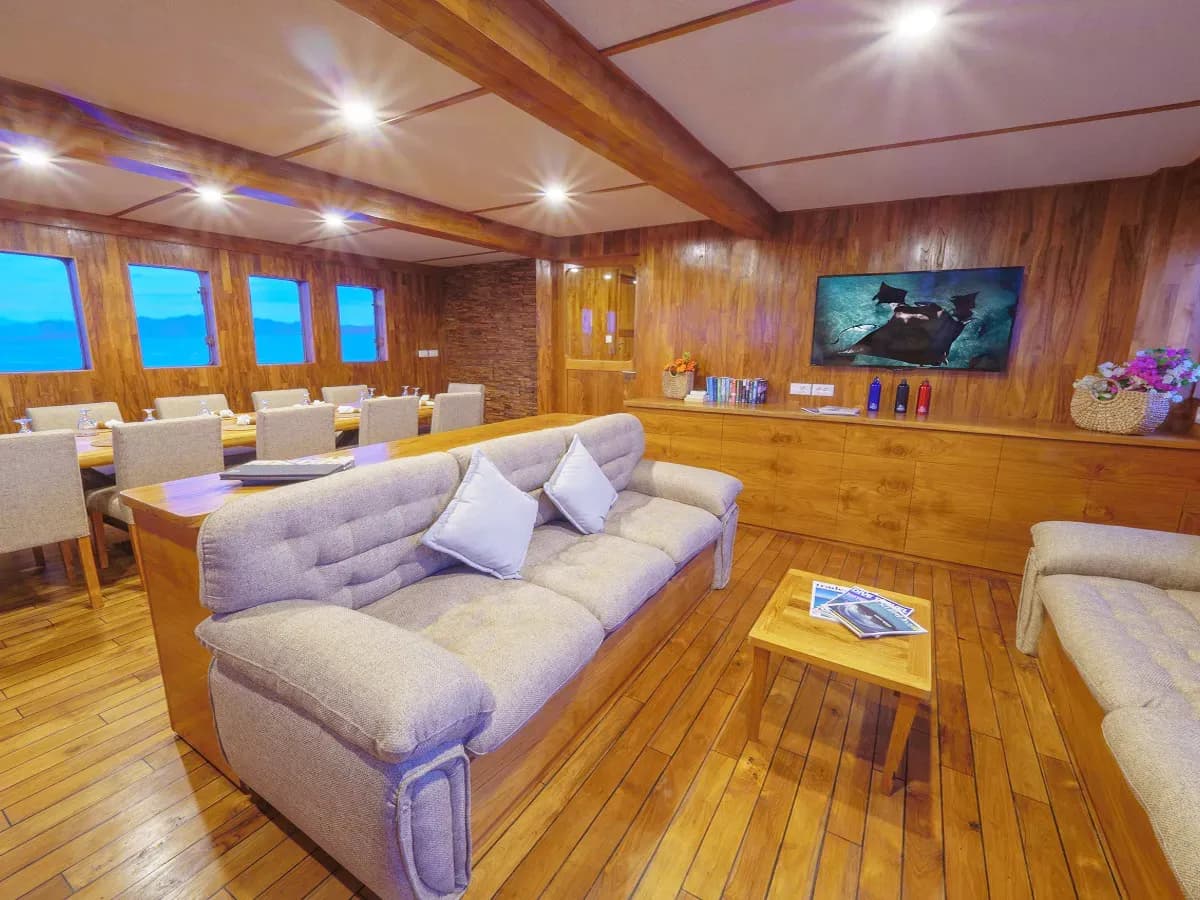 Komodo Sea Dragon Lounge