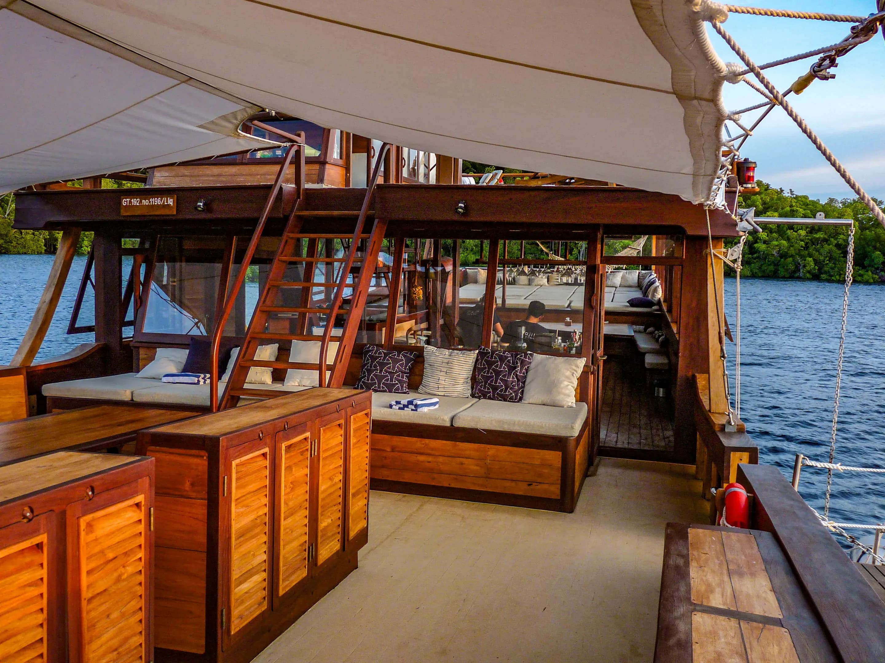 Majik Lounge