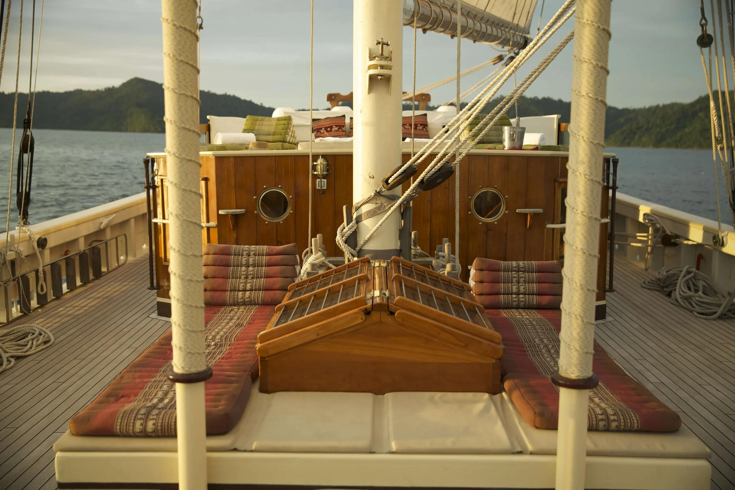 Raja Laut Deck