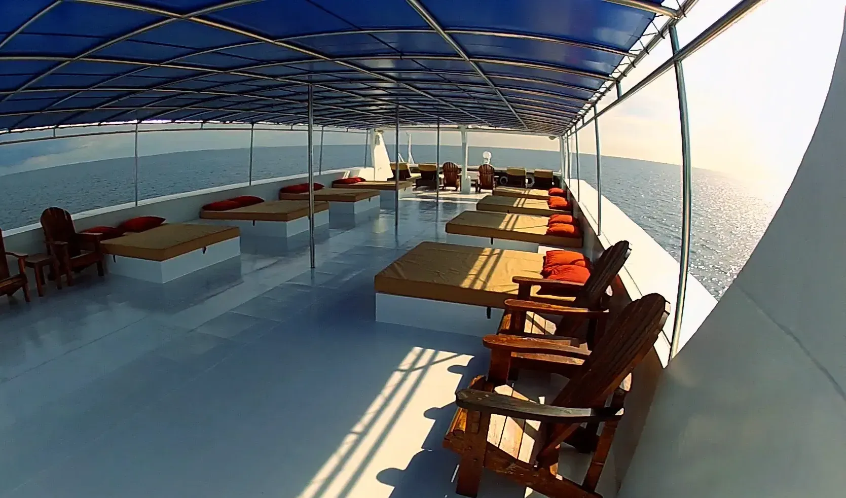 Blue Manta Sundeck