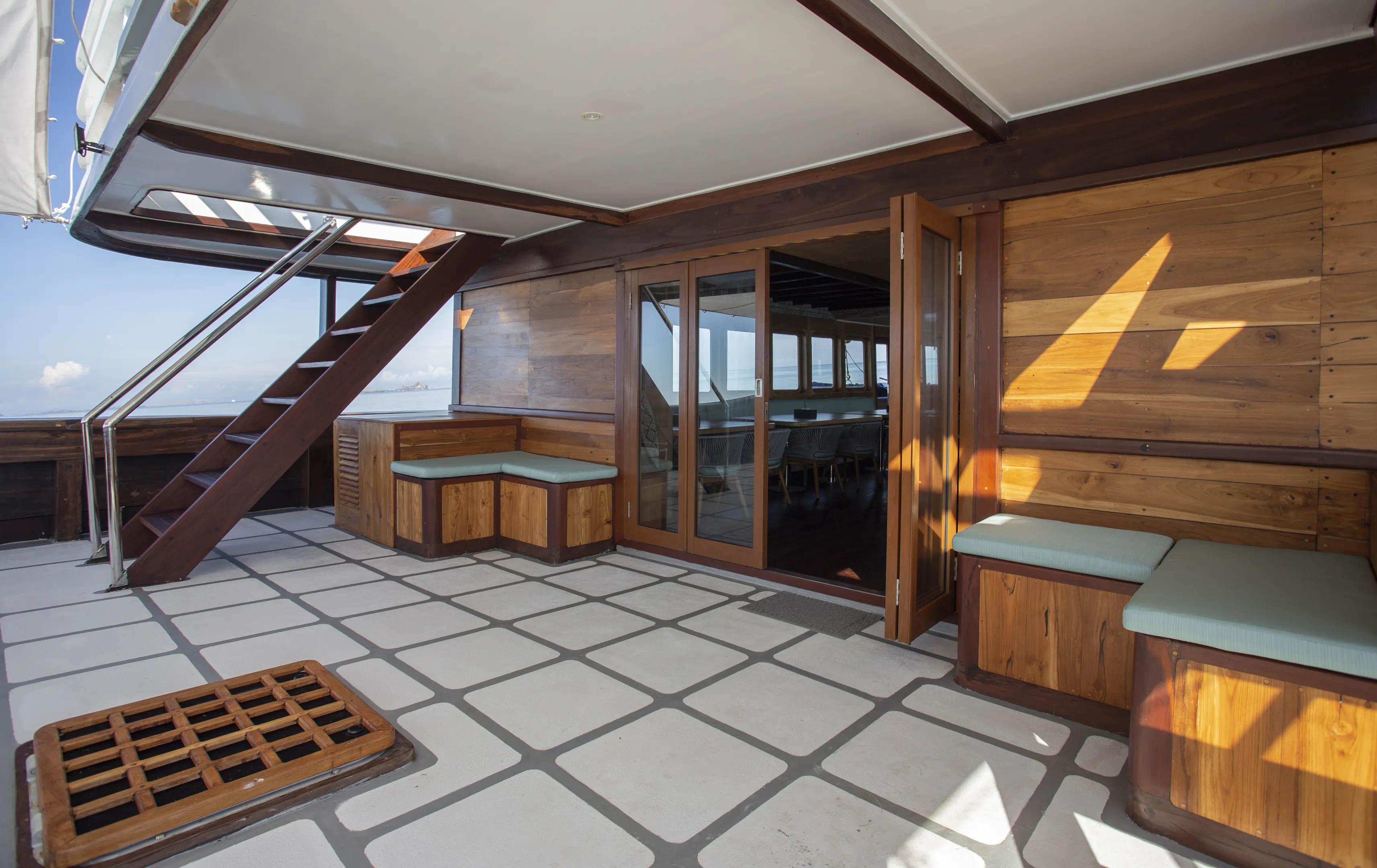 Harmoni Outdoor Lounge